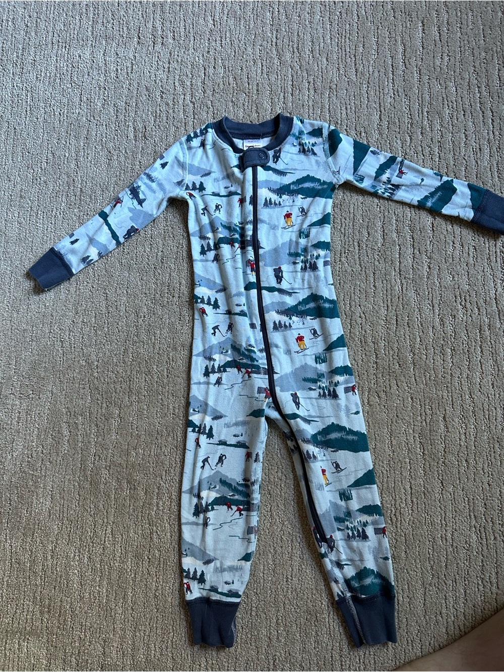 Hanna Andersson zip winter scene pjs